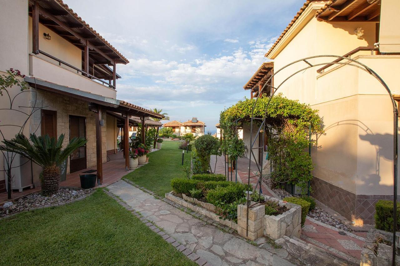 Porto Thea Alexandra Shared Pool Villa, Афитос Экстерьер фото